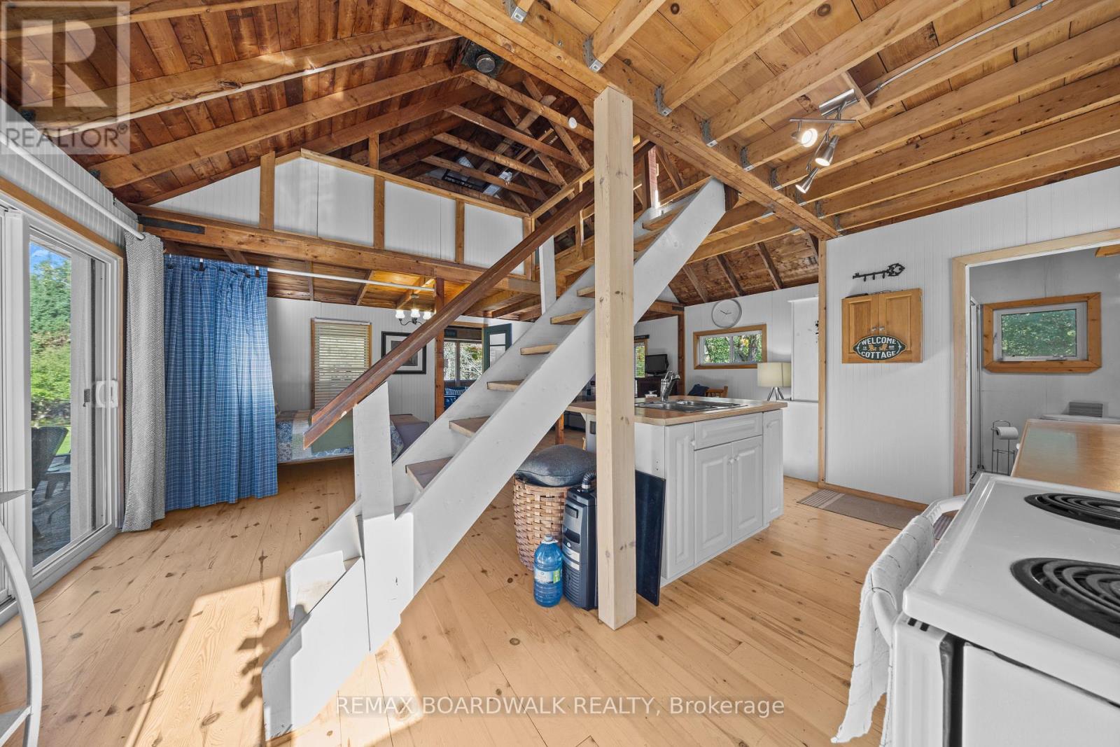 402 Mp4 Road, Rideau Lakes, Ontario  K0G 1V0 - Photo 11 - X12945194