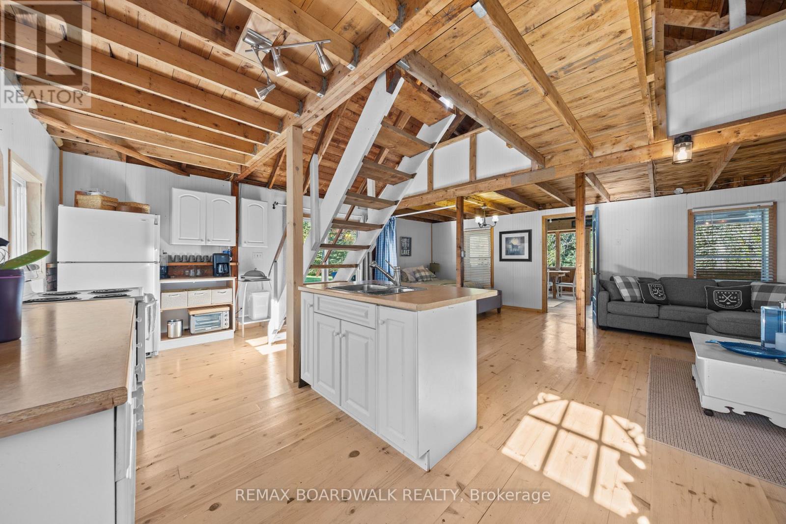 402 Mp4 Road, Rideau Lakes, Ontario  K0G 1V0 - Photo 6 - X12945194