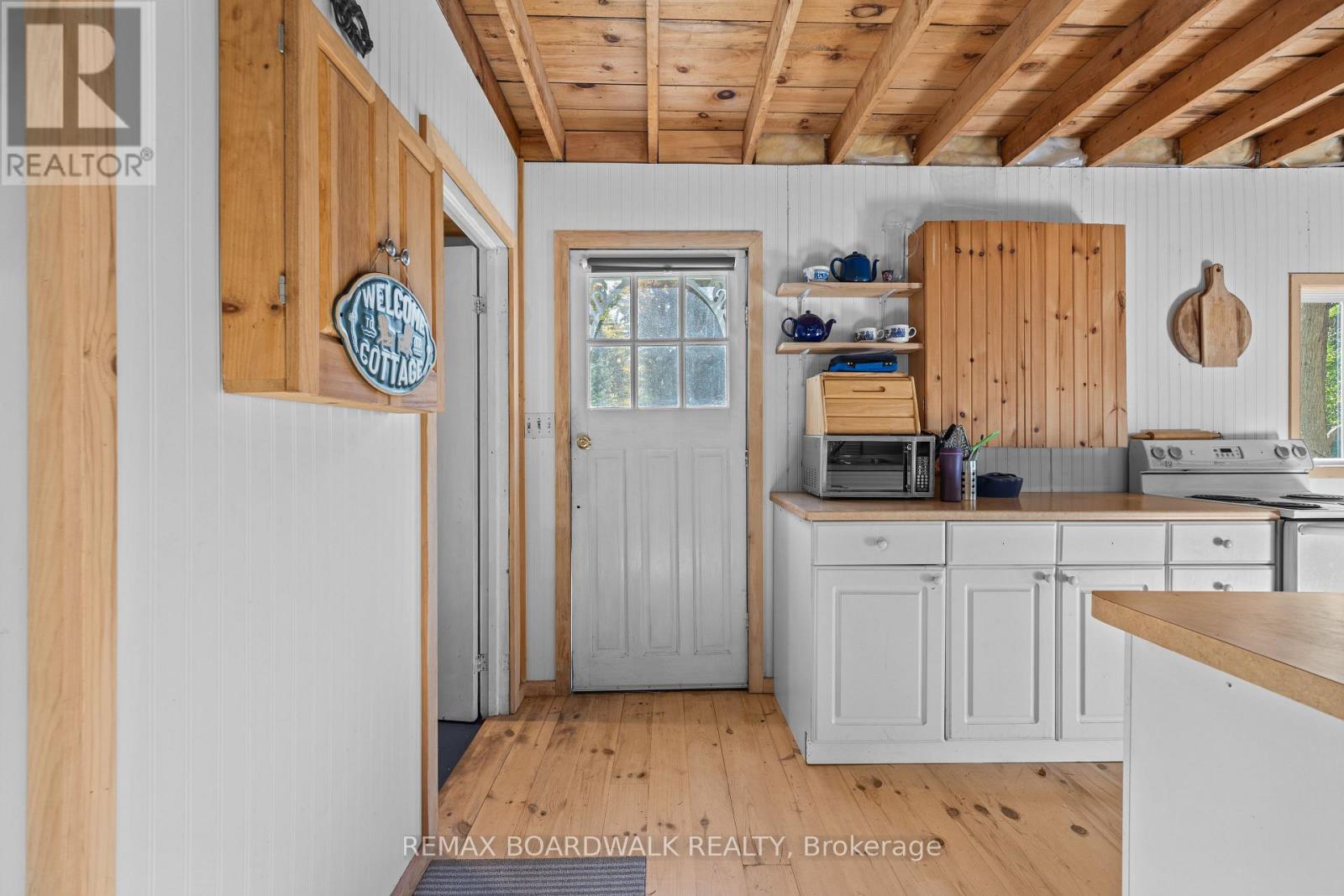 402 Mp4 Road, Rideau Lakes, Ontario  K0G 1V0 - Photo 9 - X12945194