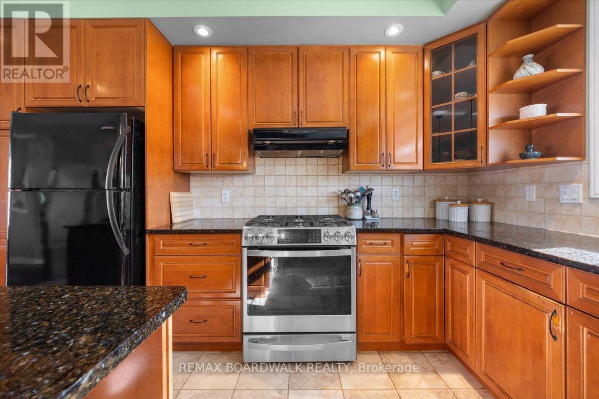 71 Horace Drive, Rideau Lakes, Ontario  K0G 1V0 - Photo 12 - X12945216