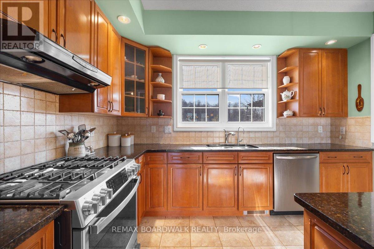 71 Horace Drive, Rideau Lakes, Ontario  K0G 1V0 - Photo 14 - X12945216