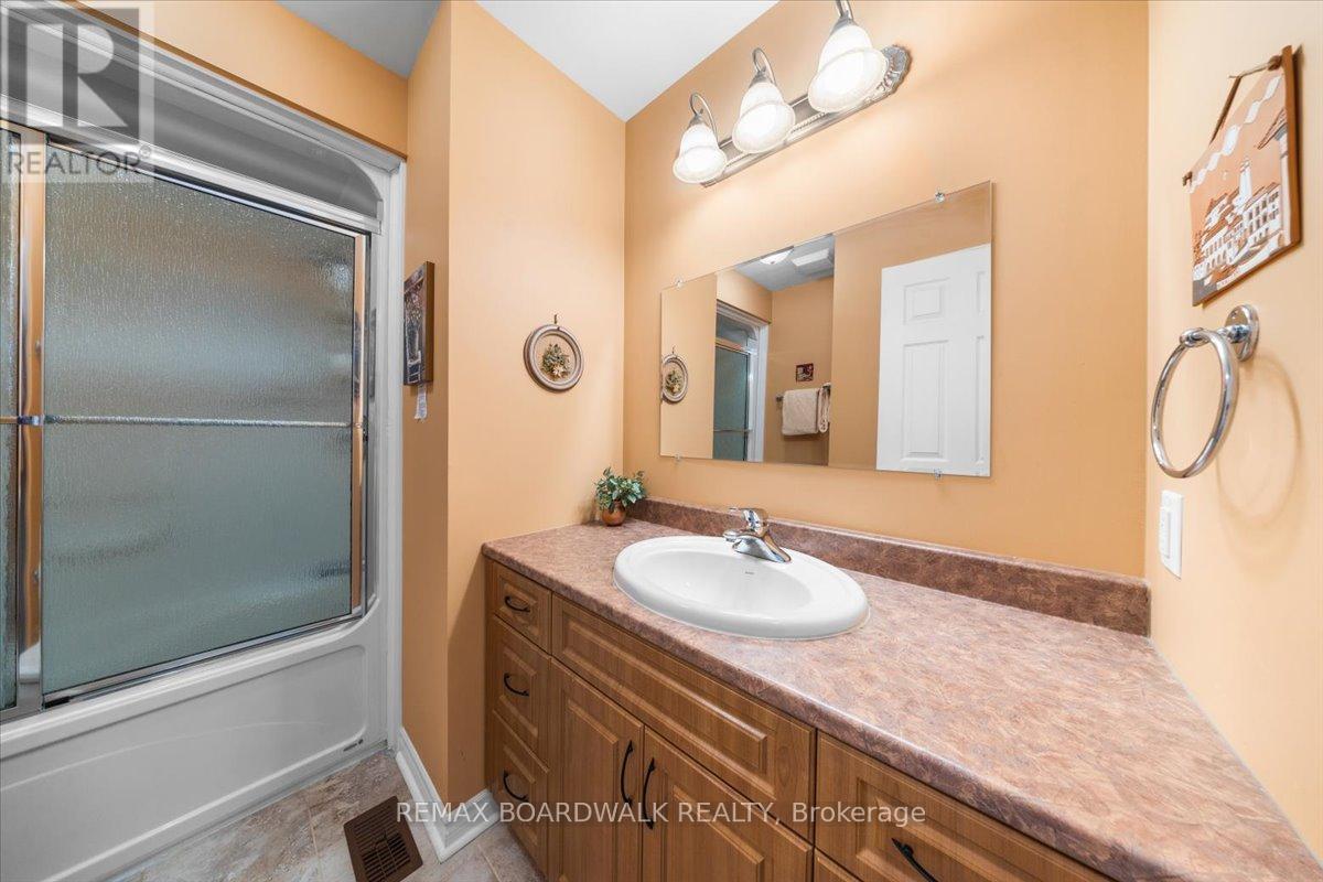 71 Horace Drive, Rideau Lakes, Ontario  K0G 1V0 - Photo 36 - X12945216