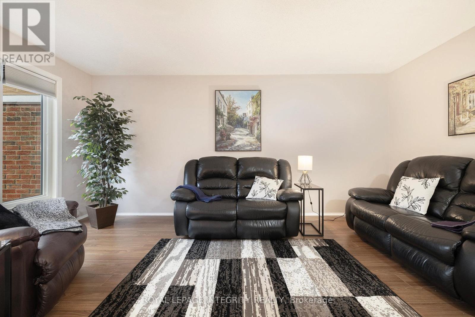 142 Salter Crescent, Ottawa, Ontario  K2K 1Y8 - Photo 9 - X12945272