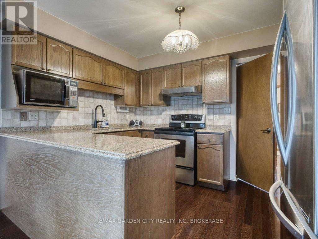 21 Bascary Crescent, St. Catharines (Rykert/vansickle), Ontario  L2S 3M7 - Photo 11 - X12945046