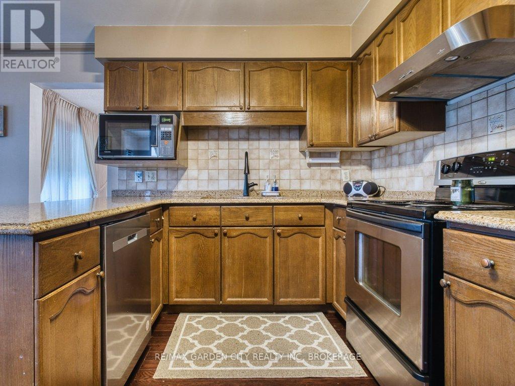 21 Bascary Crescent, St. Catharines (Rykert/vansickle), Ontario  L2S 3M7 - Photo 12 - X12945046