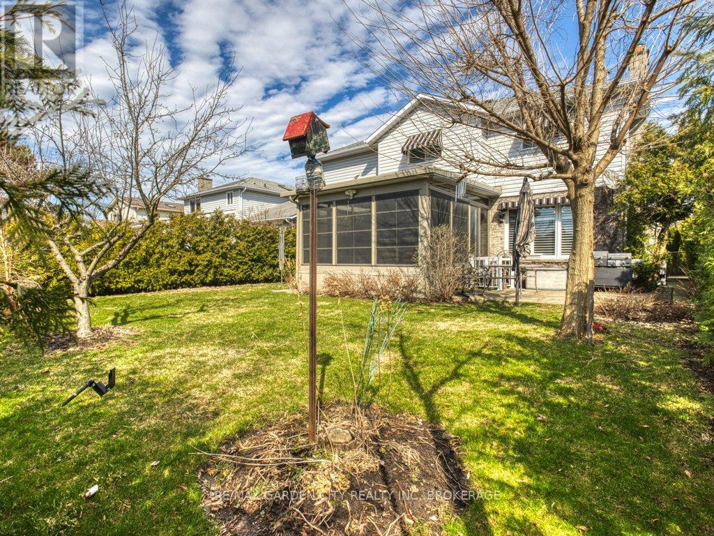 21 Bascary Crescent, St. Catharines (Rykert/vansickle), Ontario  L2S 3M7 - Photo 4 - X12945046