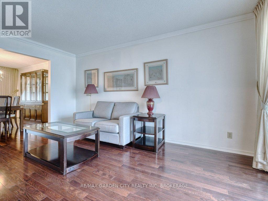 21 Bascary Crescent, St. Catharines (Rykert/vansickle), Ontario  L2S 3M7 - Photo 8 - X12945046