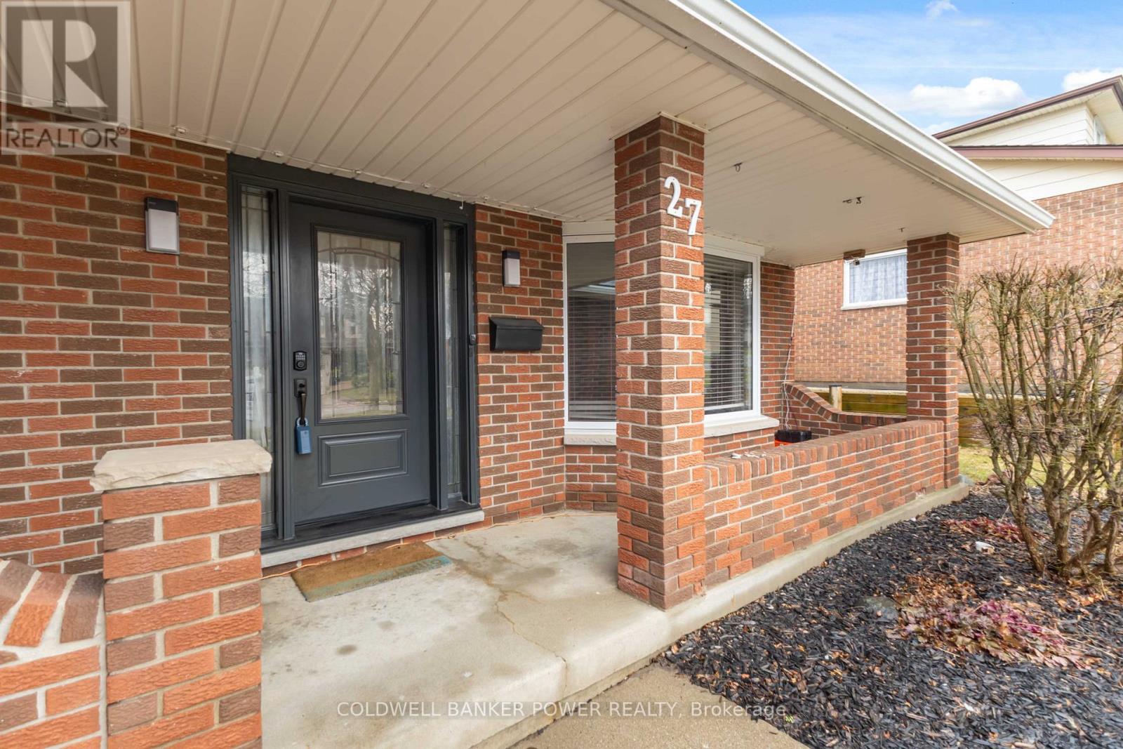 27 Foxcroft Crescent, London South, Ontario  N6K 3A3 - Photo 3 - X12862742