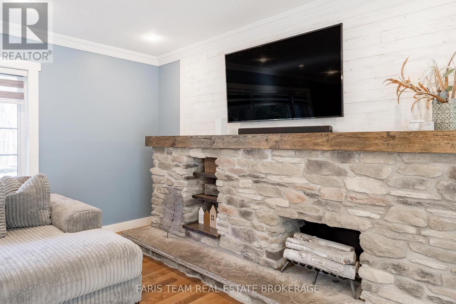 1074 Lafontaine Road, Penetanguishene, Ontario  L9M 1P9 - Photo 15 - S12565484