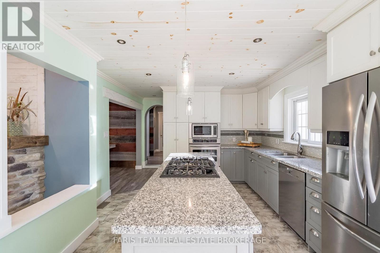 1074 Lafontaine Road, Penetanguishene, Ontario  L9M 1P9 - Photo 5 - S12565484