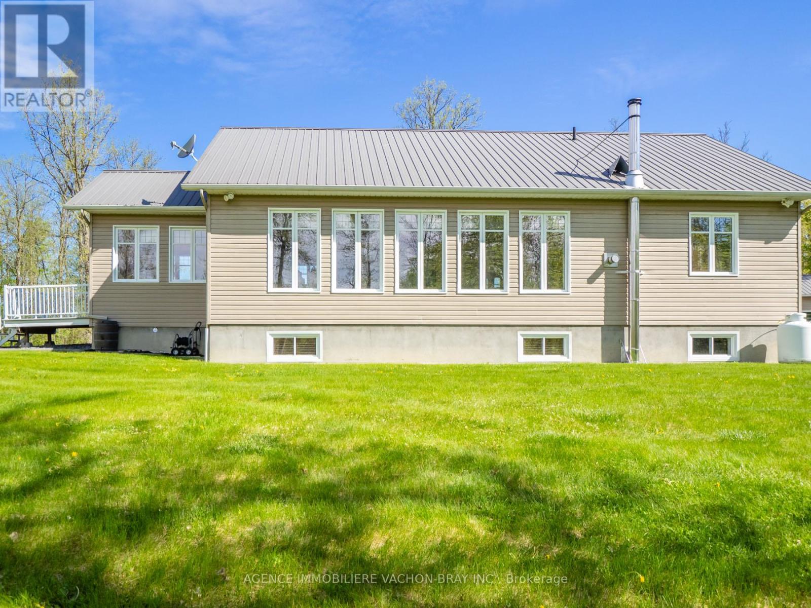 18668 Concession 2 Road, North Glengarry, Ontario  K0C 1B0 - Photo 47 - X12371696