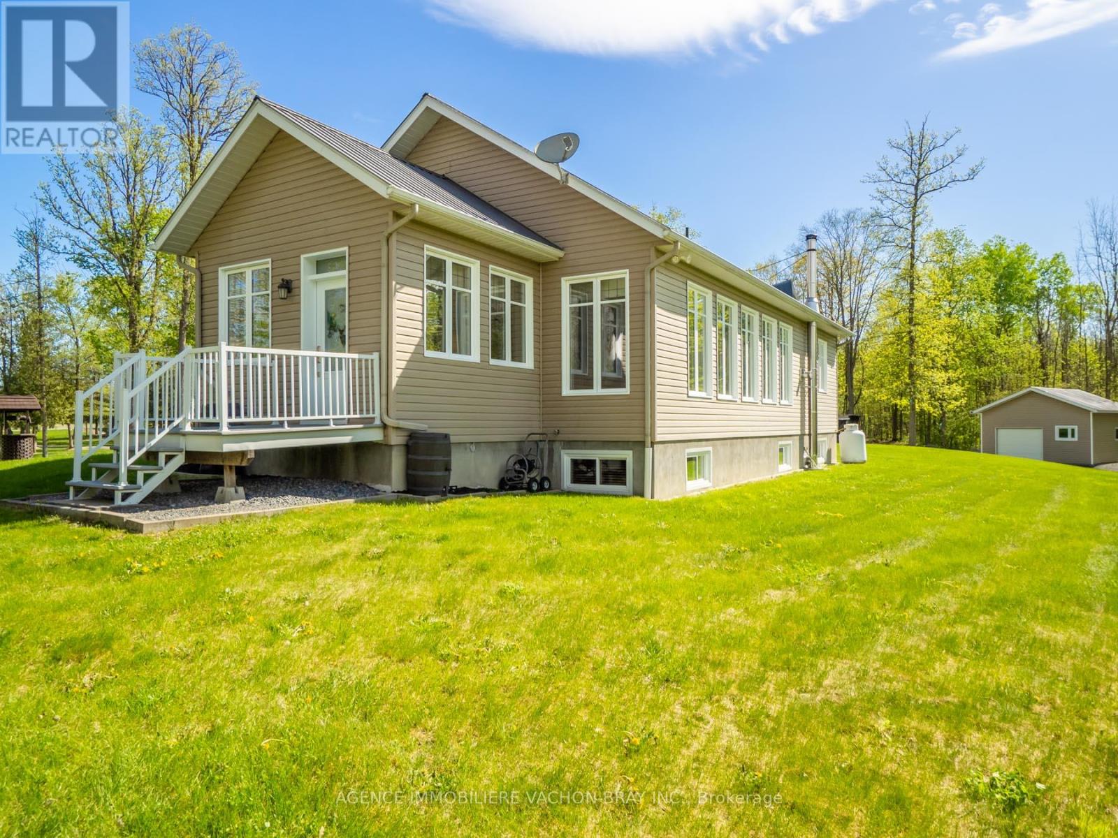 18668 Concession 2 Road, North Glengarry, Ontario  K0C 1B0 - Photo 46 - X12371696