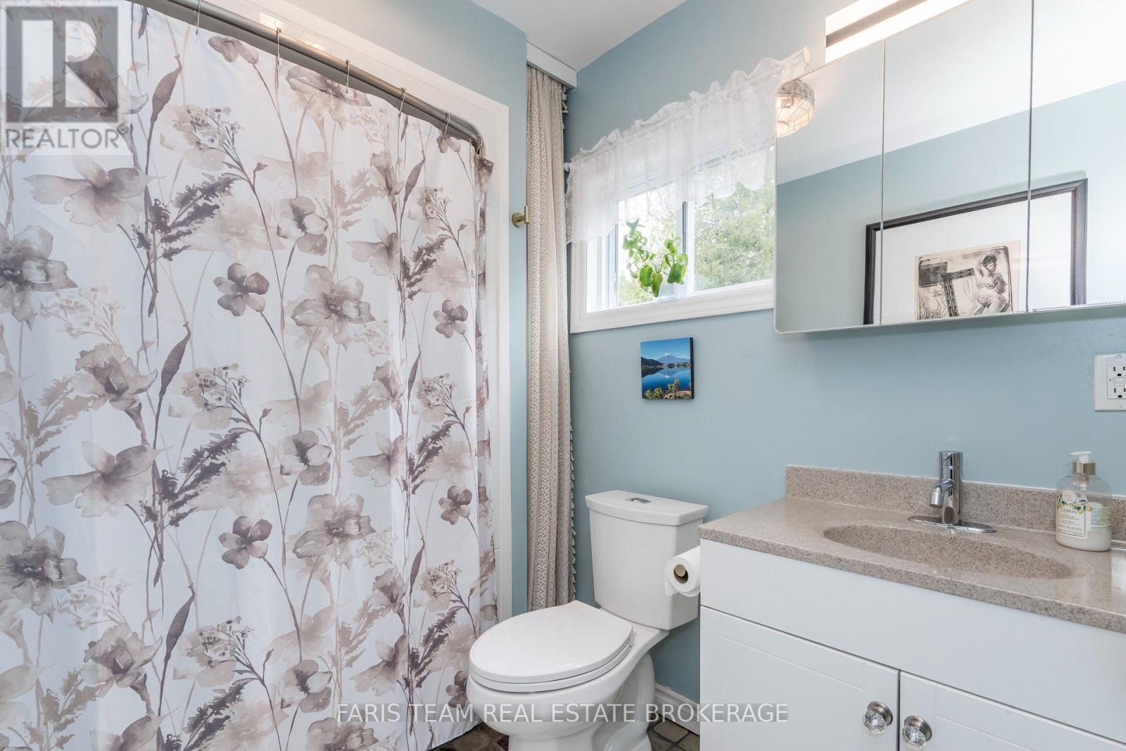 83 King Road, Tay, Ontario  L0K 2C0 - Photo 17 - S12741930