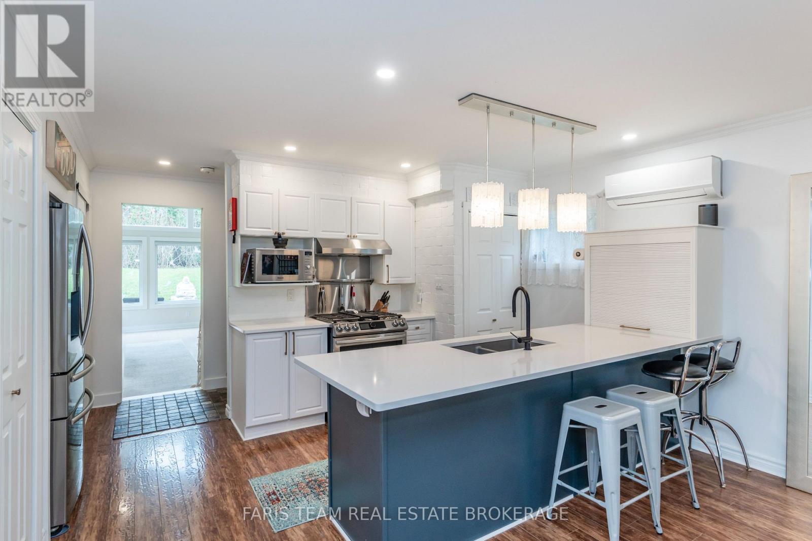 83 King Road, Tay, Ontario  L0K 2C0 - Photo 6 - S12741930