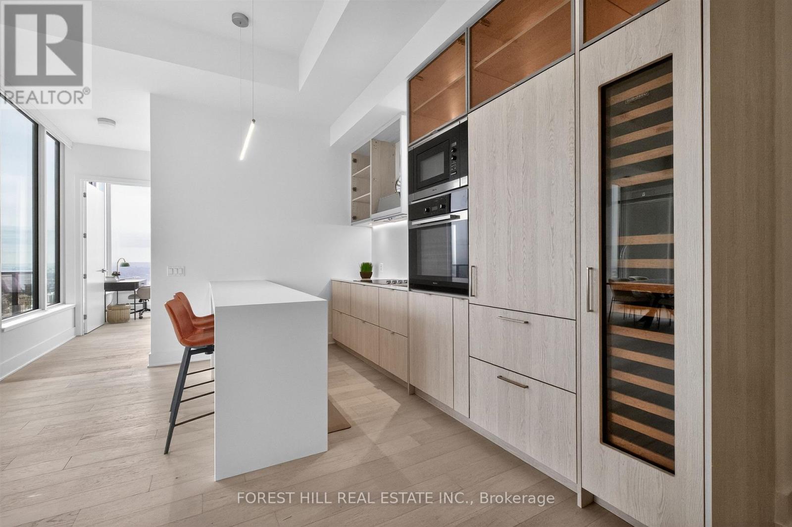 PH02 - 11 YORKVILLE AVENUE Toronto (Annex), ON M4W 0B7