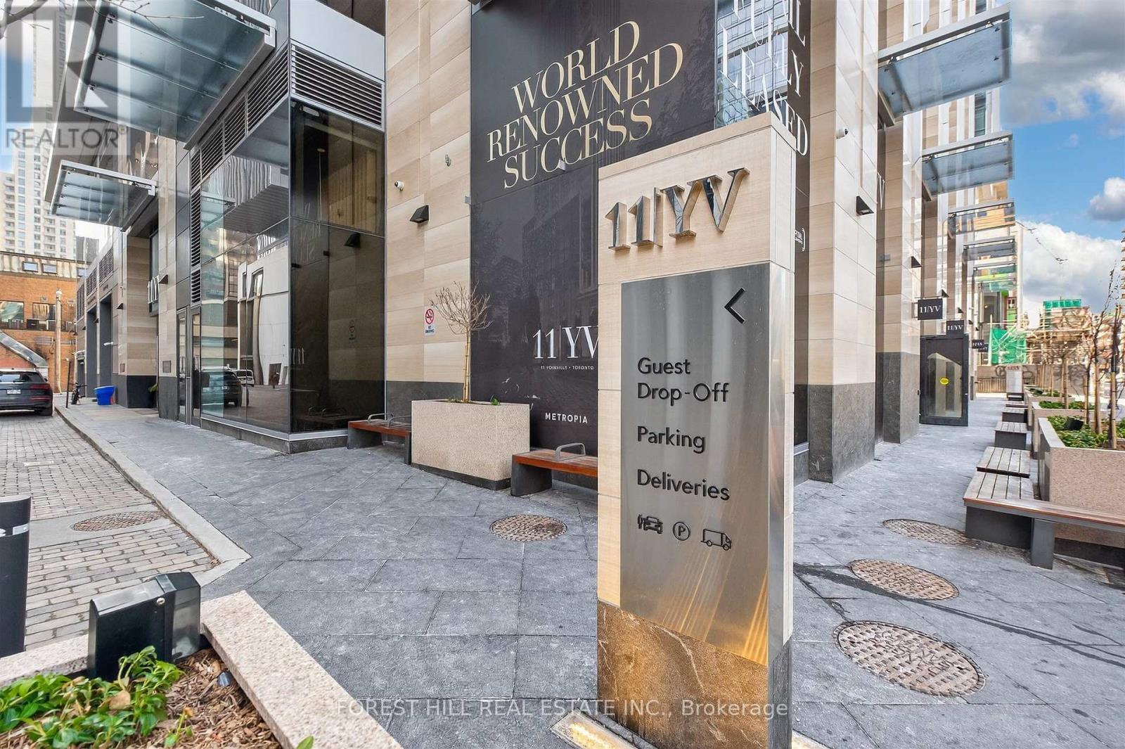 PH02 - 11 YORKVILLE AVENUE Toronto (Annex), ON M4W 0B7