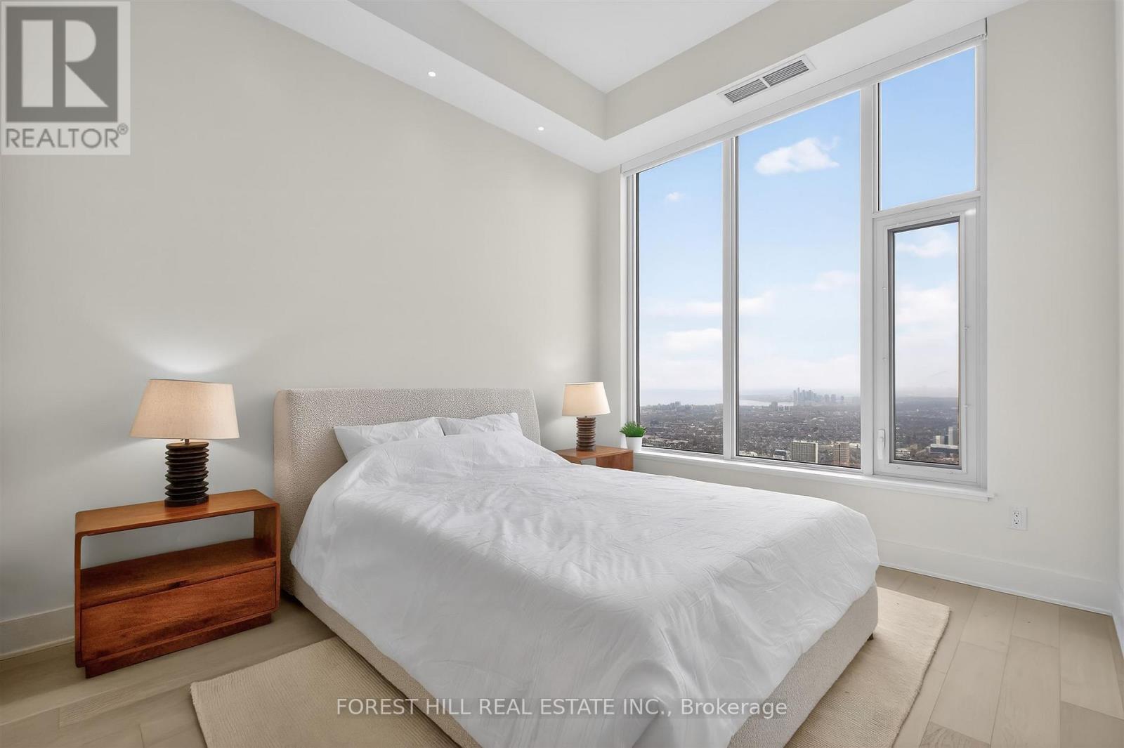 PH02 - 11 YORKVILLE AVENUE Toronto (Annex), ON M4W 0B7