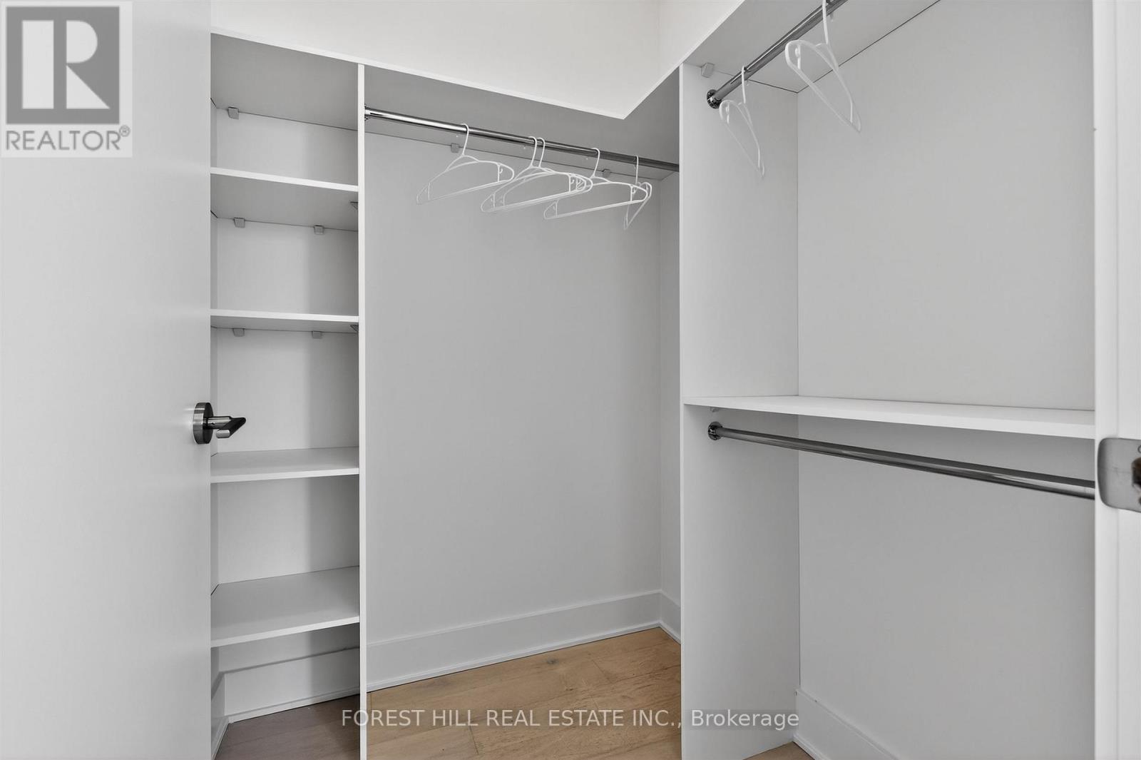 PH02 - 11 YORKVILLE AVENUE Toronto (Annex), ON M4W 0B7