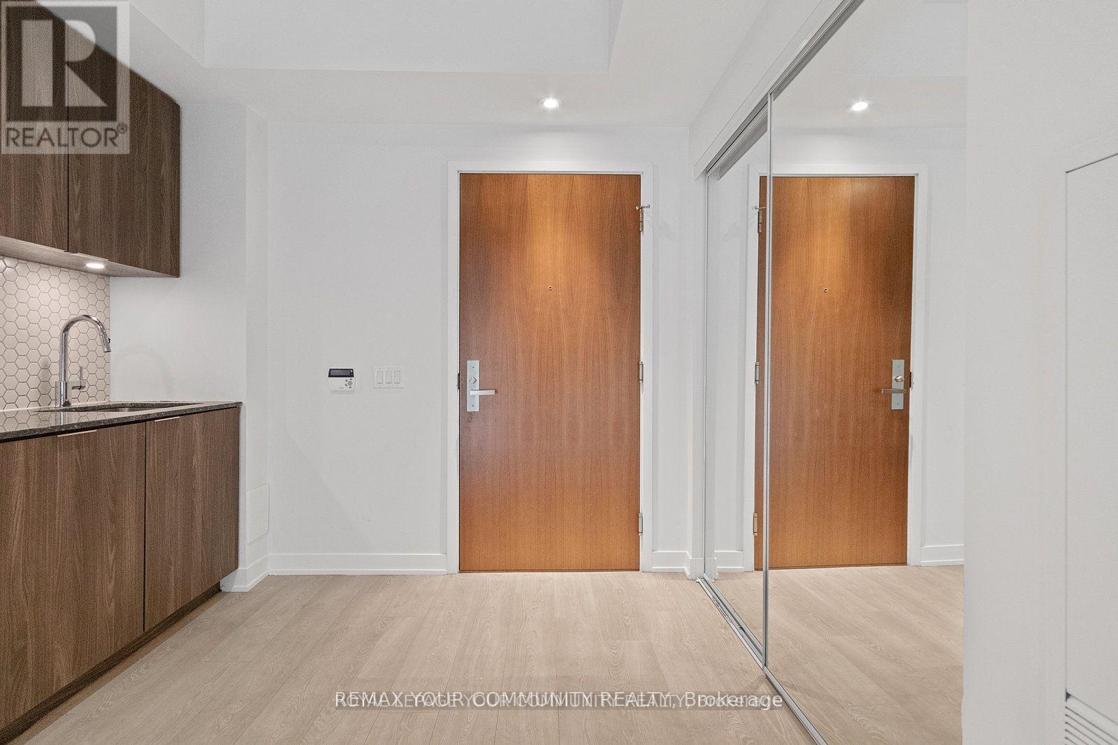 222 - 15 Queens Quay E, Toronto, Ontario  M5E 0A5 - Photo 3 - C12945034