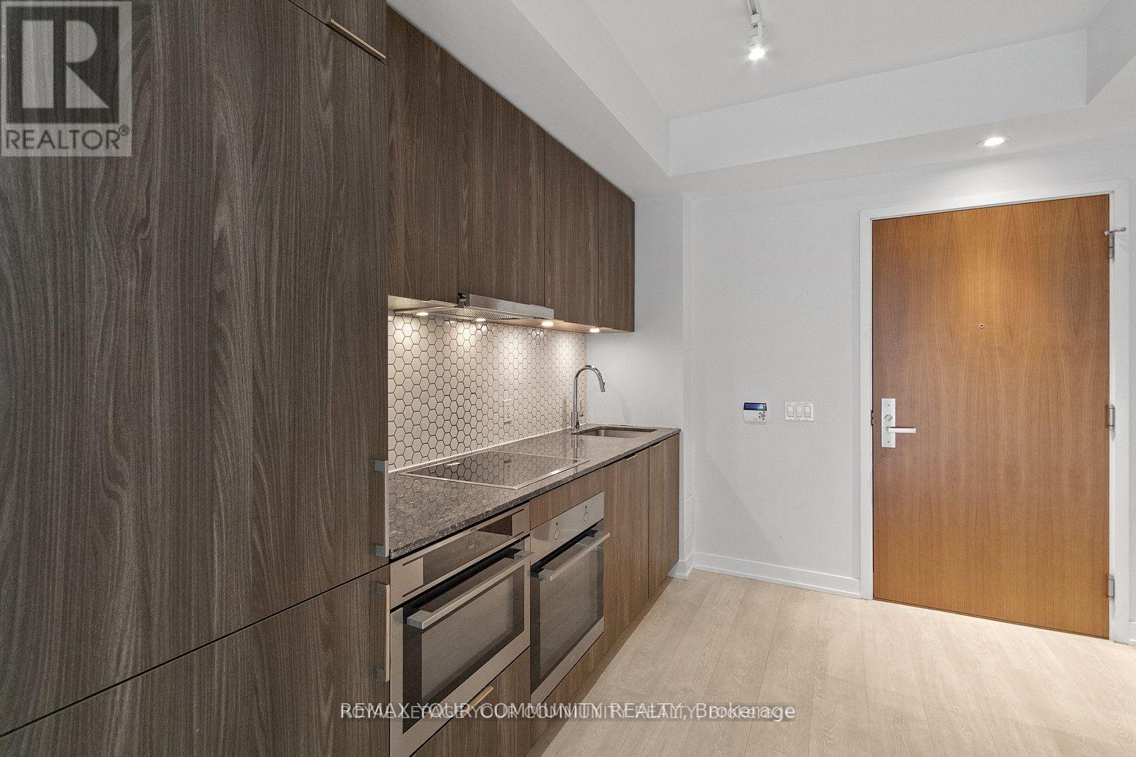 222 - 15 Queens Quay E, Toronto, Ontario  M5E 0A5 - Photo 6 - C12945034