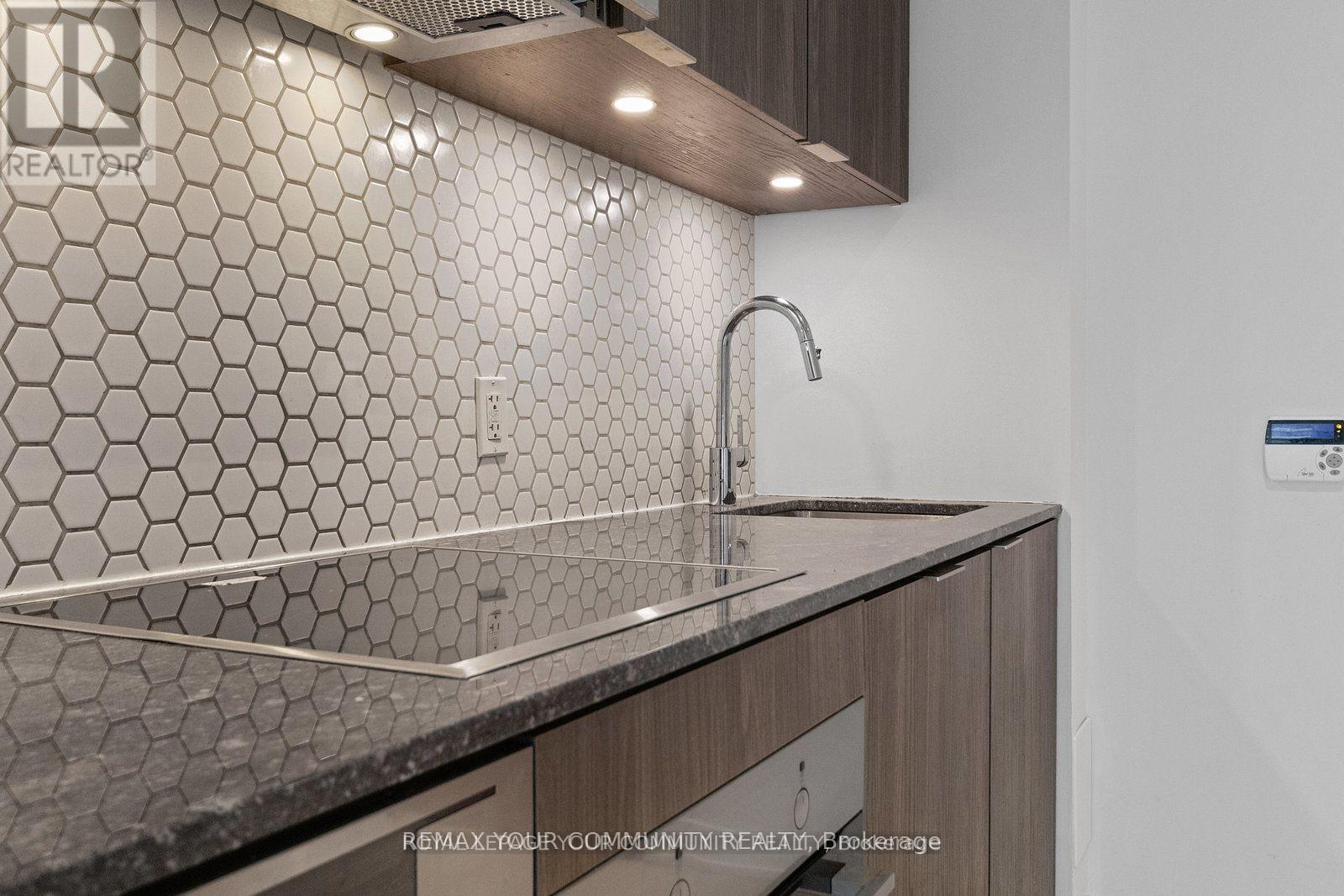 222 - 15 Queens Quay E, Toronto, Ontario  M5E 0A5 - Photo 7 - C12945034