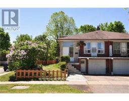 MIDDLE - 84 HARRINGTON CRESCENT, Toronto, Ontario