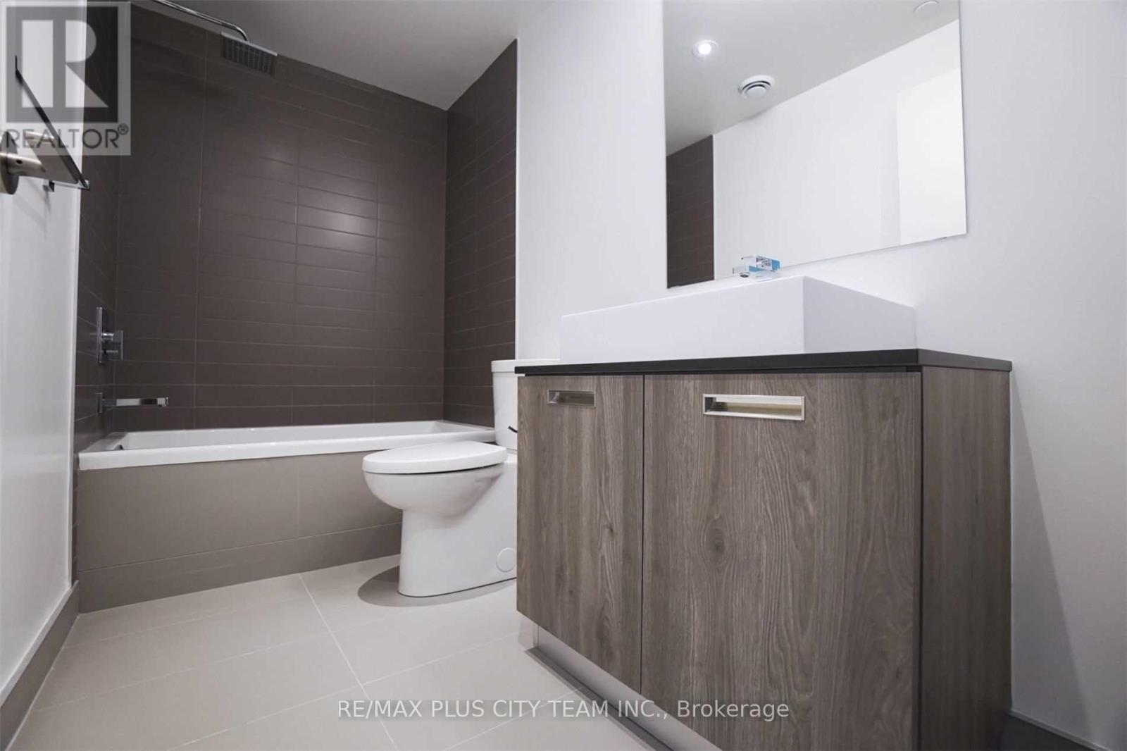 1905 - 2a Church Street, Toronto, Ontario  M5E 0E1 - Photo 17 - C12945112