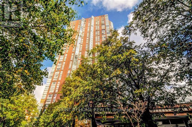 210 - 5 CONCORDE PLACE, Toronto, Ontario