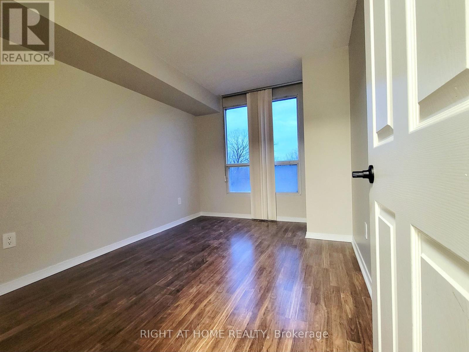 210 - 5 Concorde Place, Toronto, Ontario  M3C 3M8 - Photo 11 - C12945134