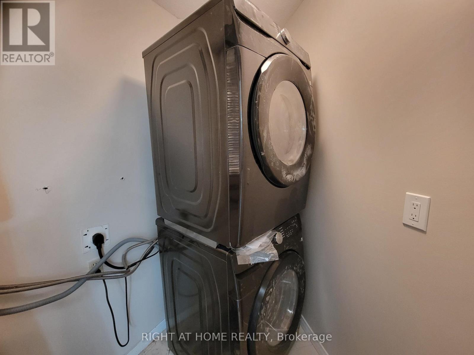 210 - 5 Concorde Place, Toronto, Ontario  M3C 3M8 - Photo 14 - C12945134