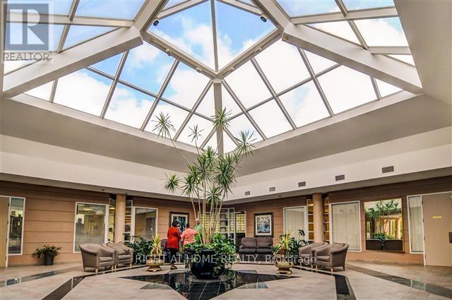 210 - 5 Concorde Place, Toronto, Ontario  M3C 3M8 - Photo 2 - C12945134