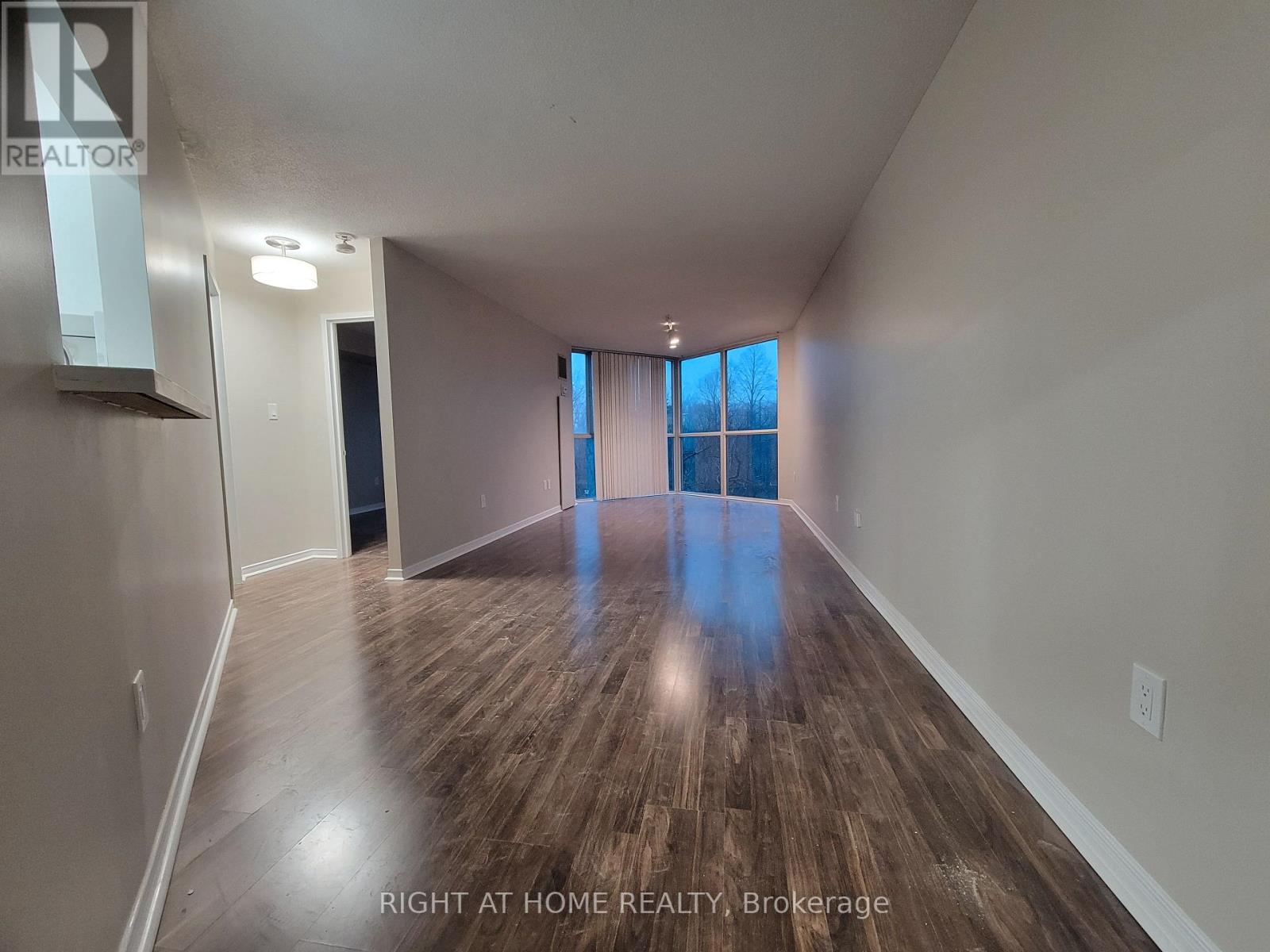 210 - 5 Concorde Place, Toronto, Ontario  M3C 3M8 - Photo 9 - C12945134