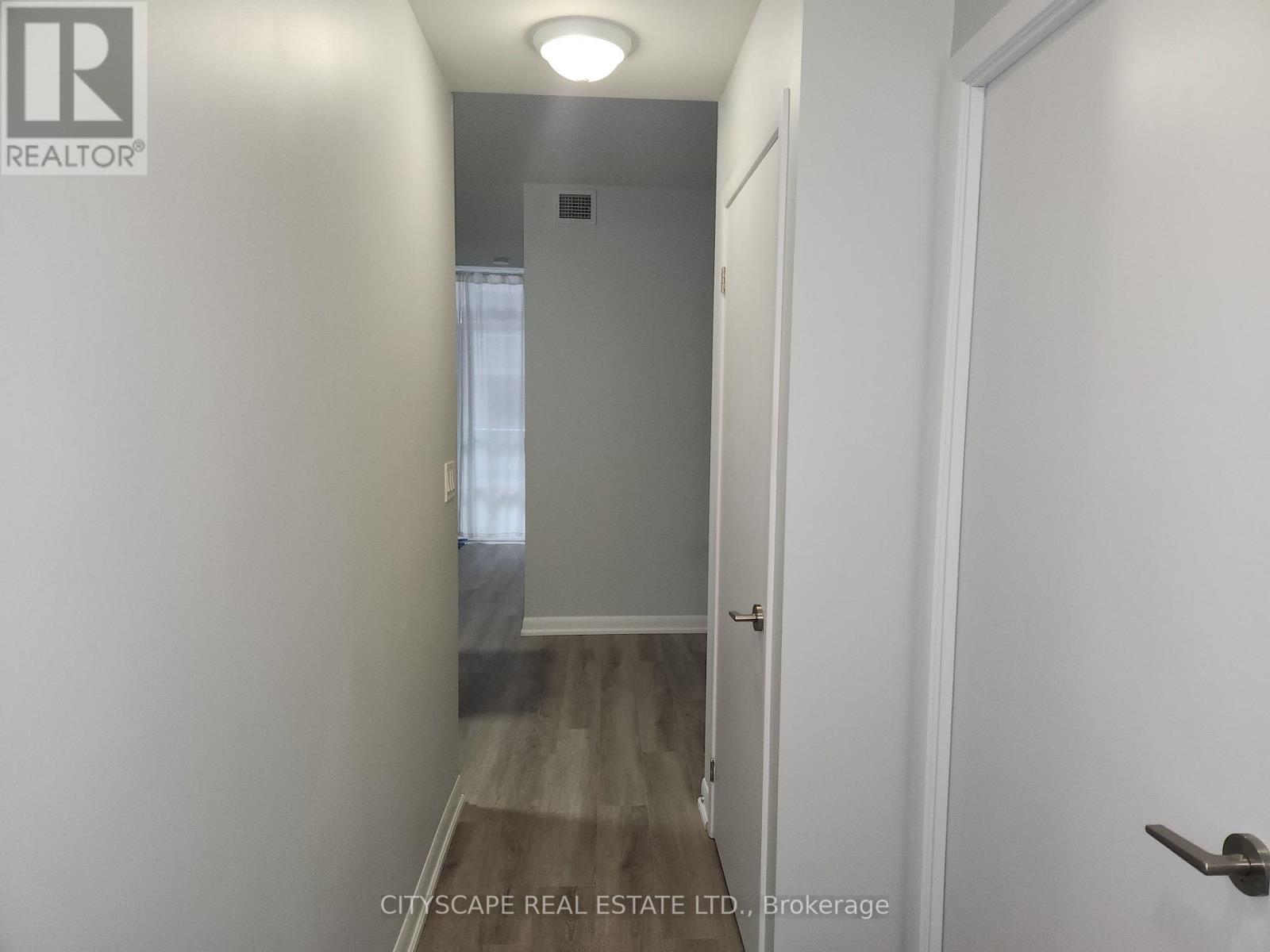 301 - 15 Bruyeres Mews, Toronto, Ontario  M5V 0A7 - Photo 10 - C12945188