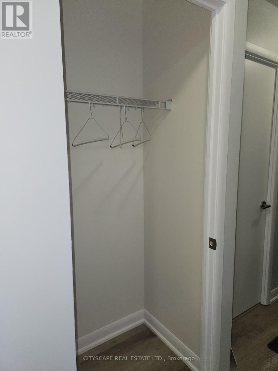 301 - 15 Bruyeres Mews, Toronto, Ontario  M5V 0A7 - Photo 11 - C12945188