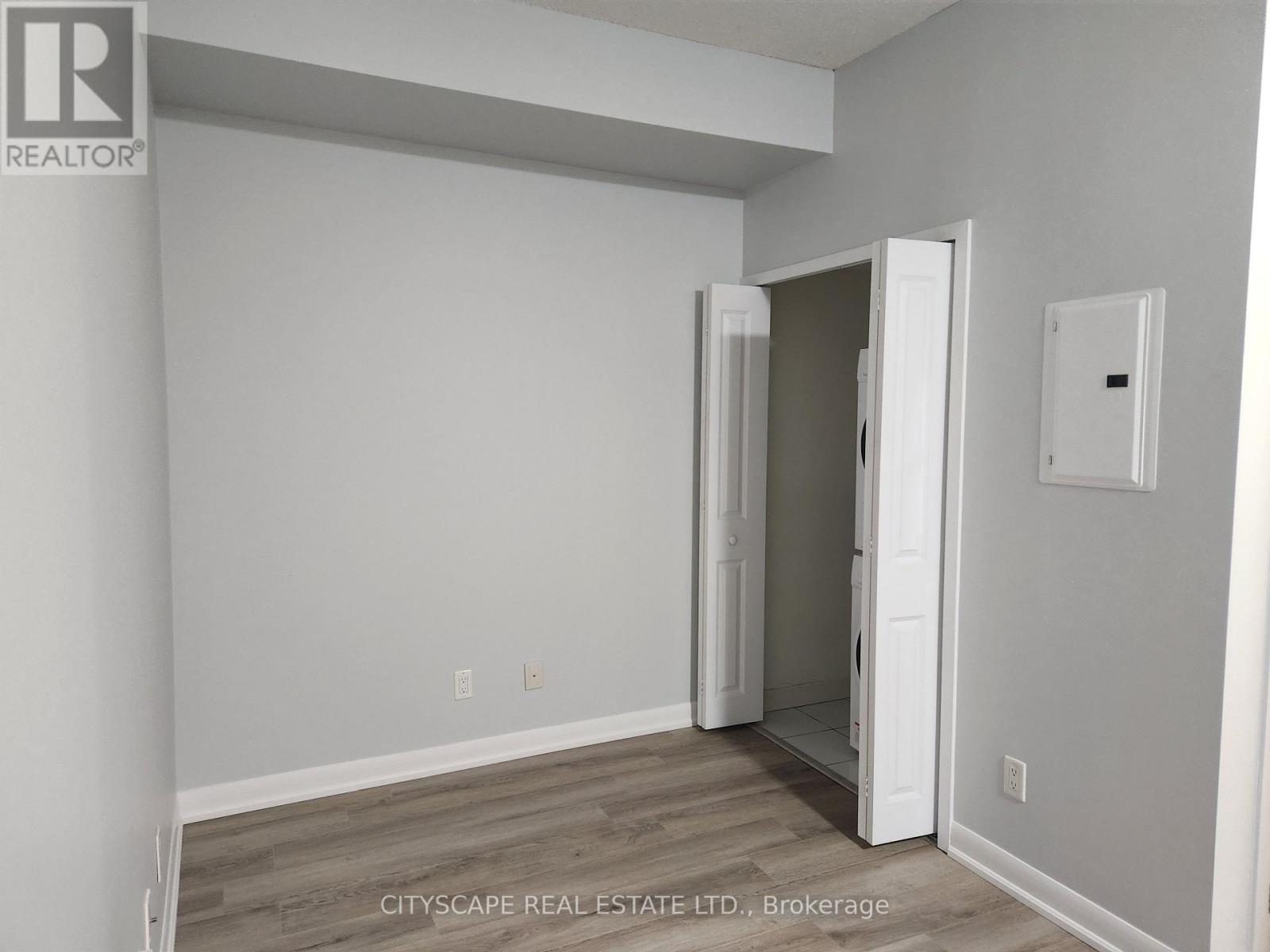 301 - 15 Bruyeres Mews, Toronto, Ontario  M5V 0A7 - Photo 13 - C12945188