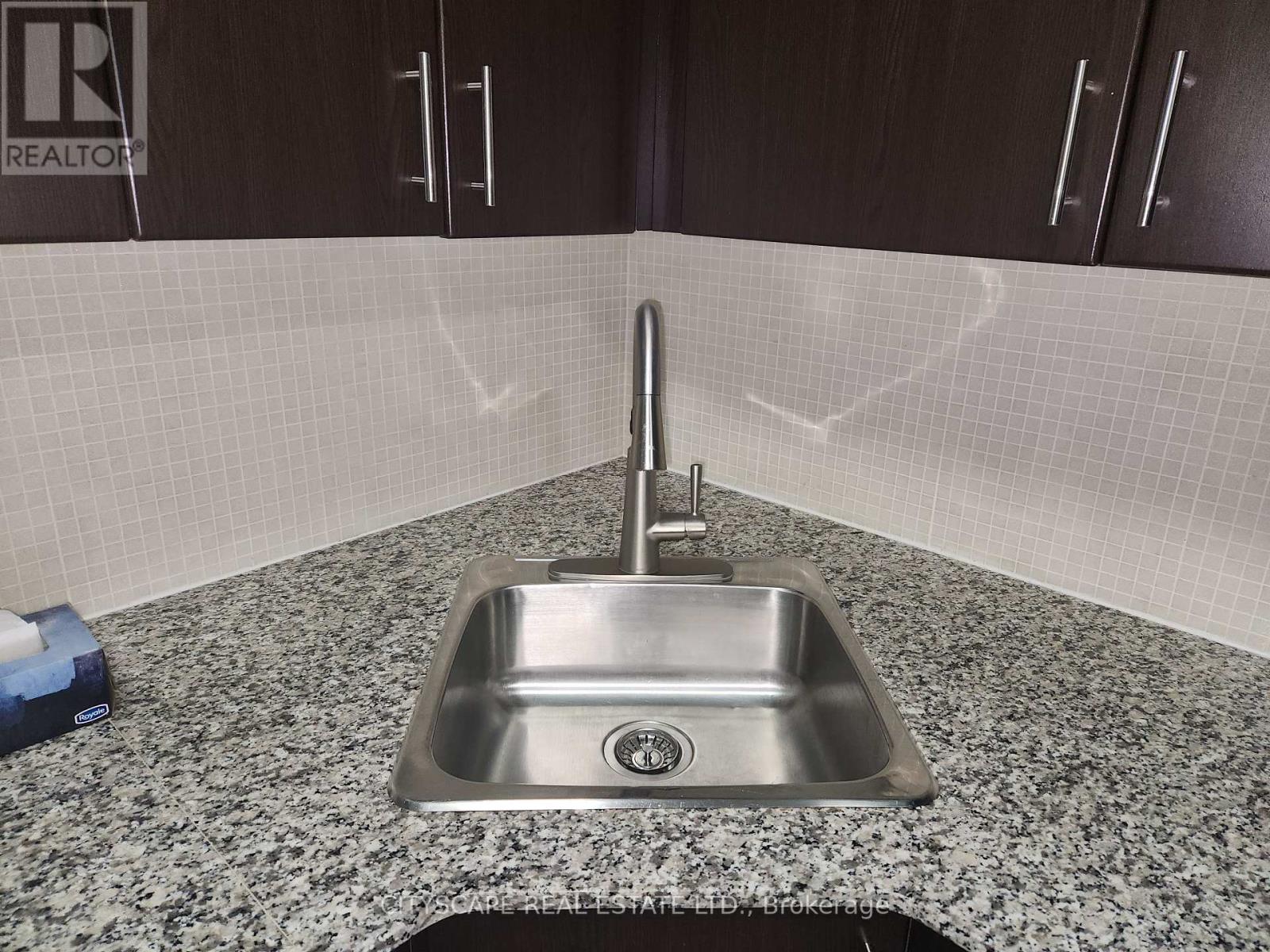 301 - 15 Bruyeres Mews, Toronto, Ontario  M5V 0A7 - Photo 17 - C12945188