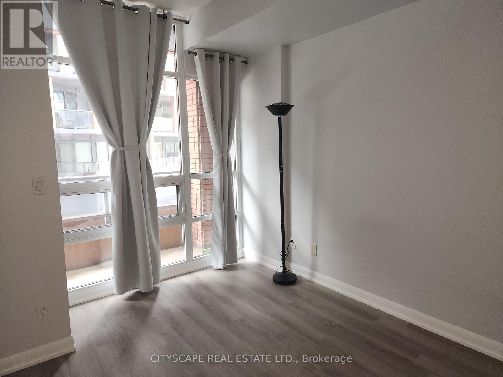 301 - 15 Bruyeres Mews, Toronto, Ontario  M5V 0A7 - Photo 20 - C12945188