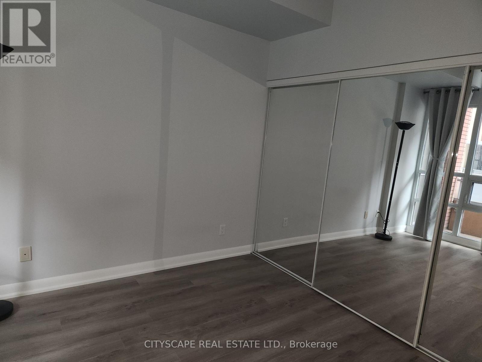 301 - 15 Bruyeres Mews, Toronto, Ontario  M5V 0A7 - Photo 21 - C12945188