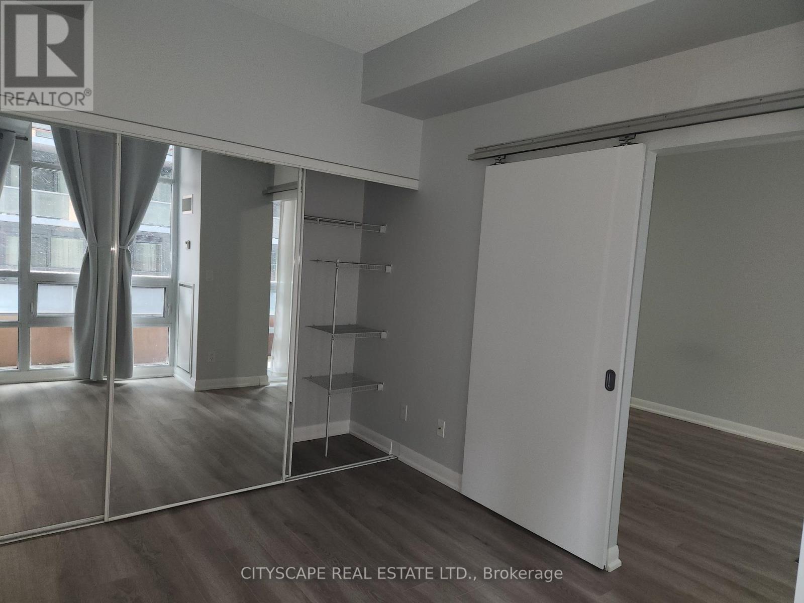 301 - 15 Bruyeres Mews, Toronto, Ontario  M5V 0A7 - Photo 22 - C12945188