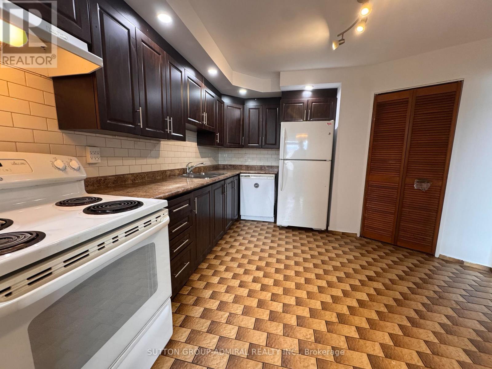 1201 - 5 Shady Golfway Avenue, Toronto, Ontario  M3C 3A5 - Photo 8 - C12945206