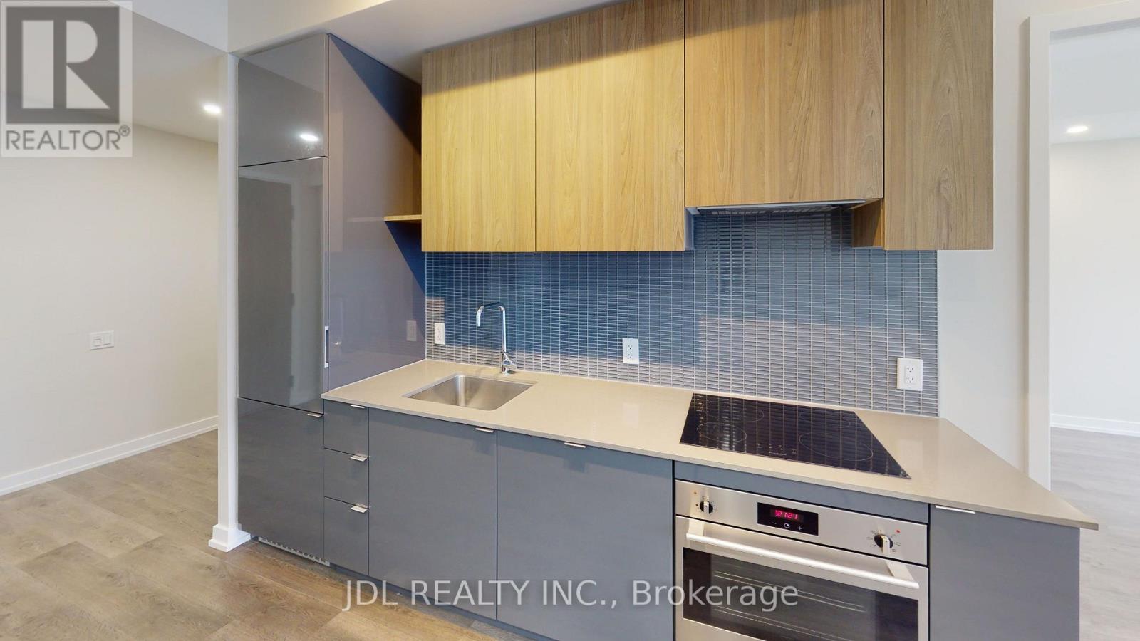 703 - 161 ROEHAMPTON AVENUE, Toronto, Ontario