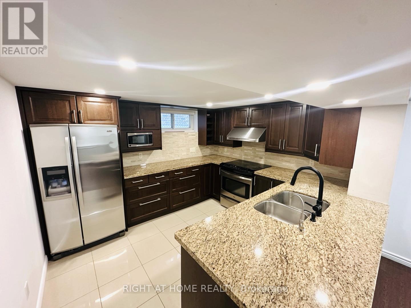 69 Haddington Avenue, Toronto, Ontario  M5M 2P2 - Photo 12 - C12945274