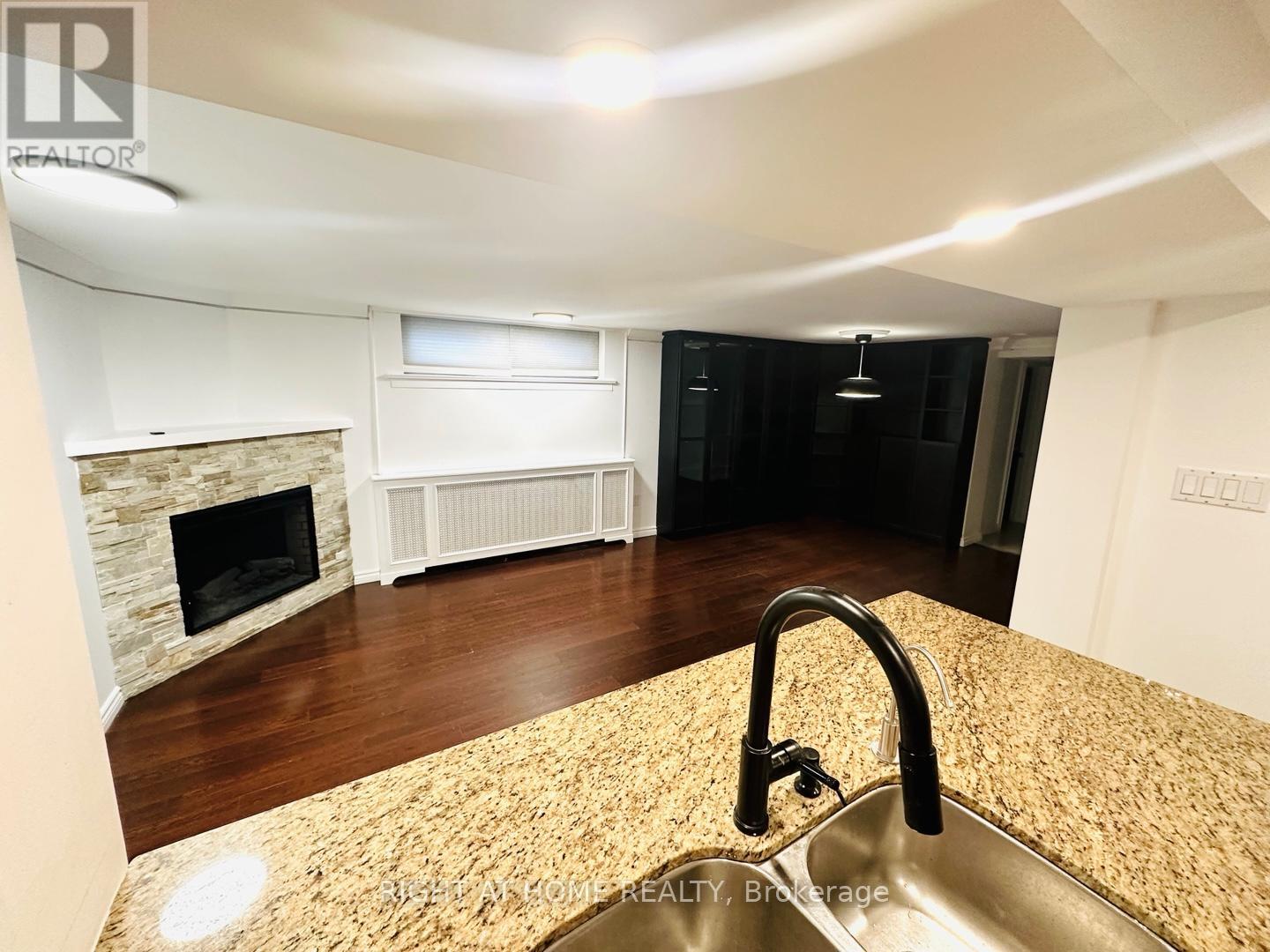 69 Haddington Avenue, Toronto, Ontario  M5M 2P2 - Photo 13 - C12945274