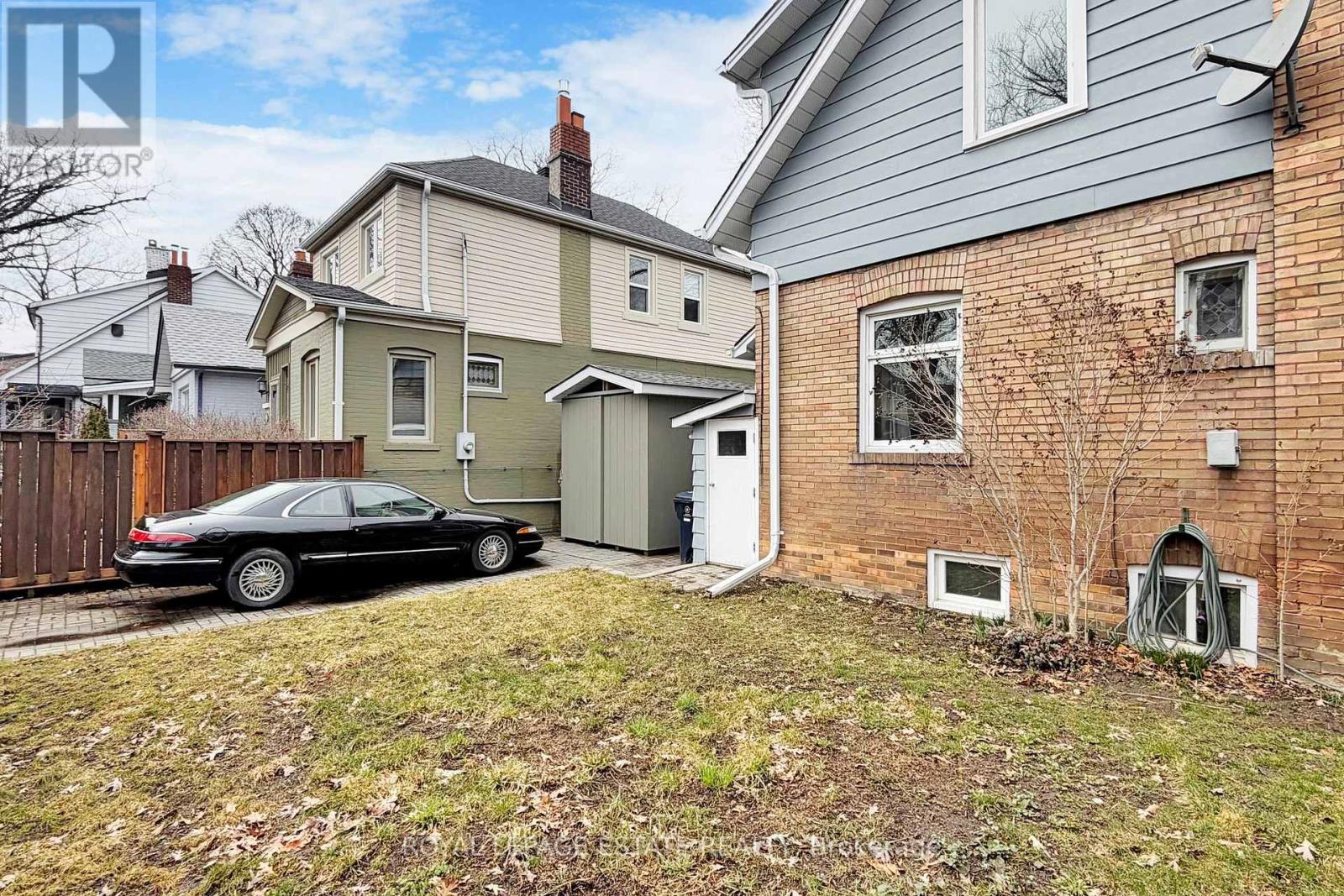 2 Beck Avenue, Toronto, Ontario  M4C 4L5 - Photo 31 - E12944930