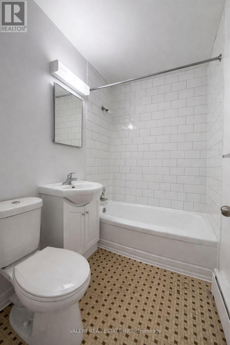 605 - 1725 Lawrence Avenue E, Toronto, Ontario  M1R 2X7 - Photo 5 - E12945040