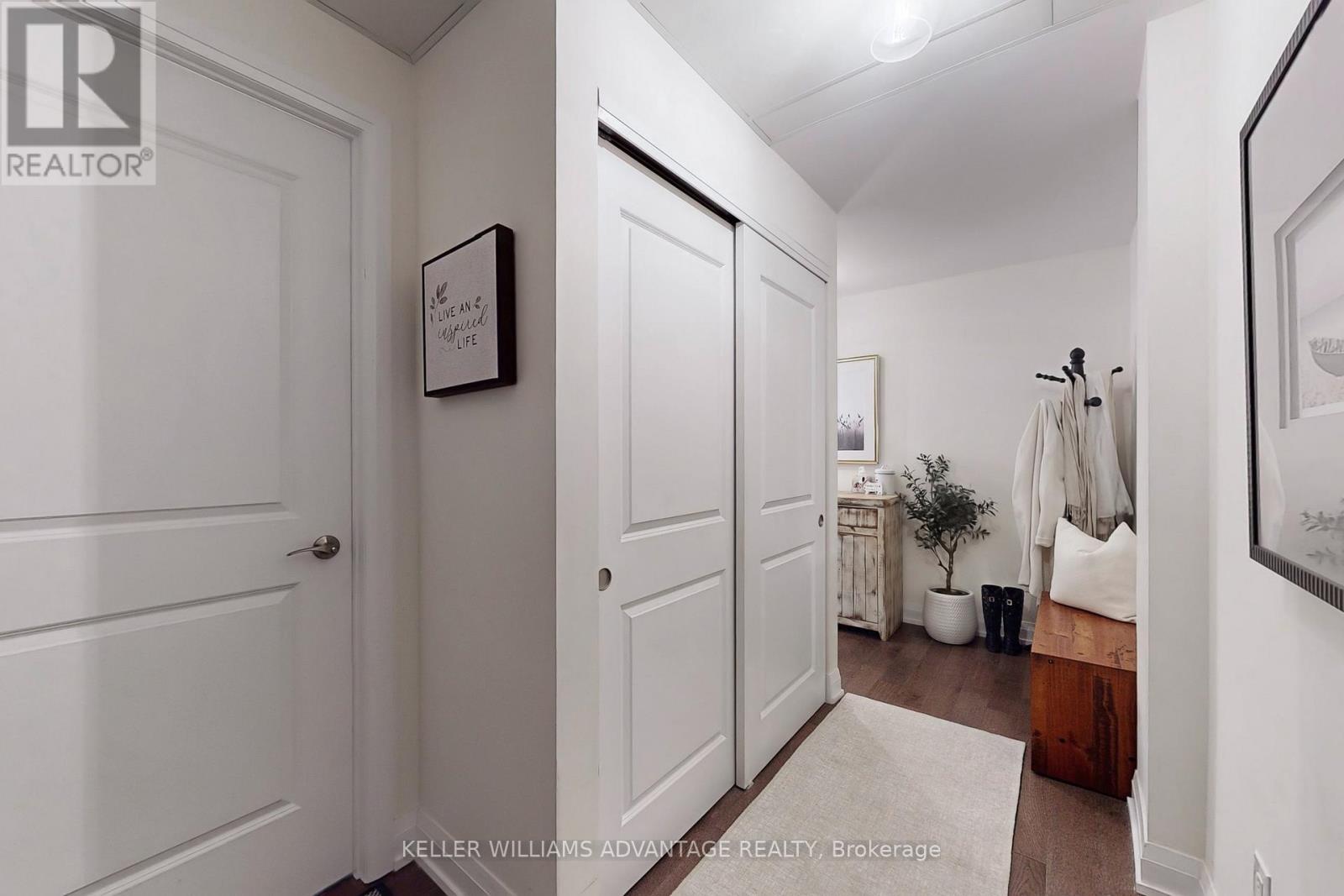 308 - 200 Woodbine Avenue, Toronto, Ontario  M4L 3P2 - Photo 4 - E12945176