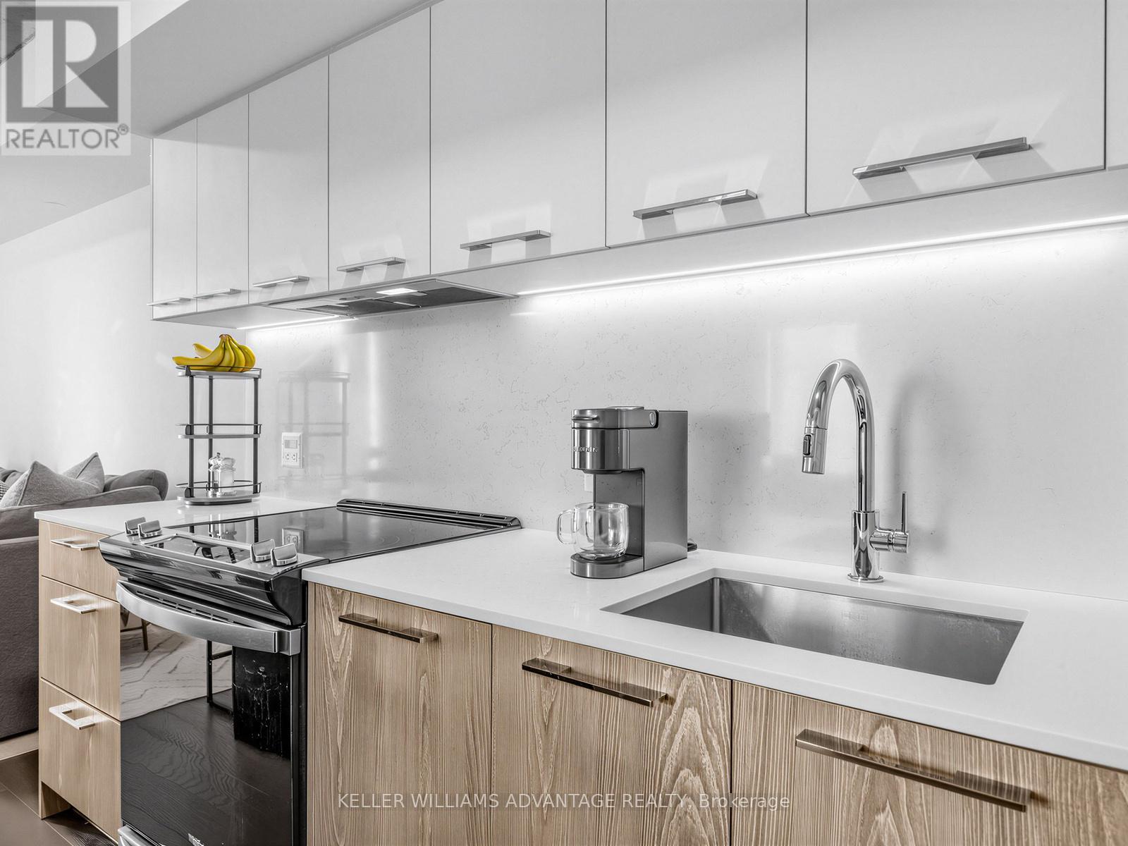 1002 - 45 Baseball Place, Toronto, Ontario  M4M 0H1 - Photo 6 - E12945234