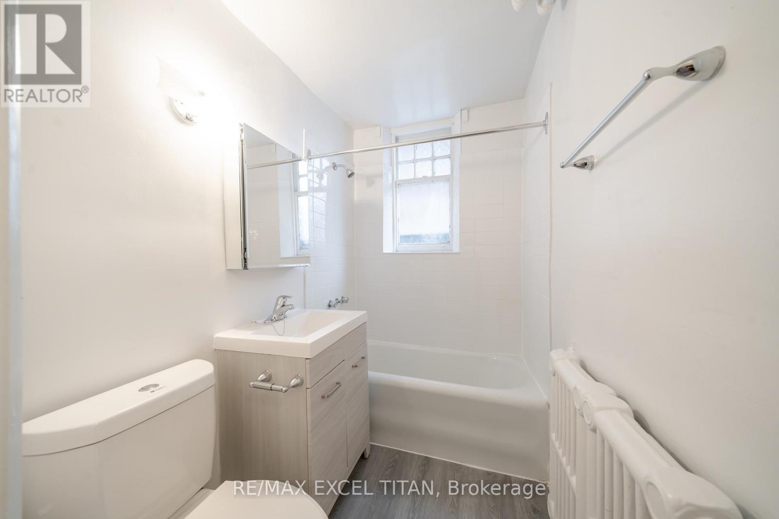 65 - 12 Kingston Road, Toronto, Ontario  M4L 1S5 - Photo 8 - E12945242