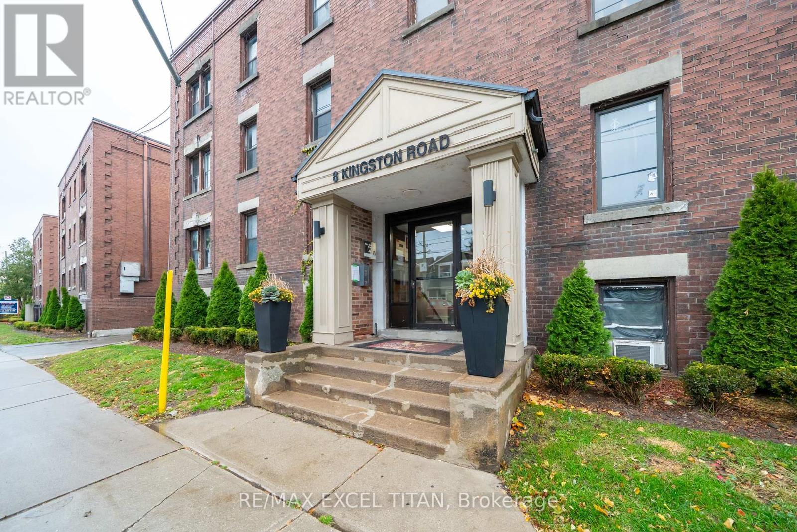 51 - 8 KINGSTON ROAD, Toronto, Ontario