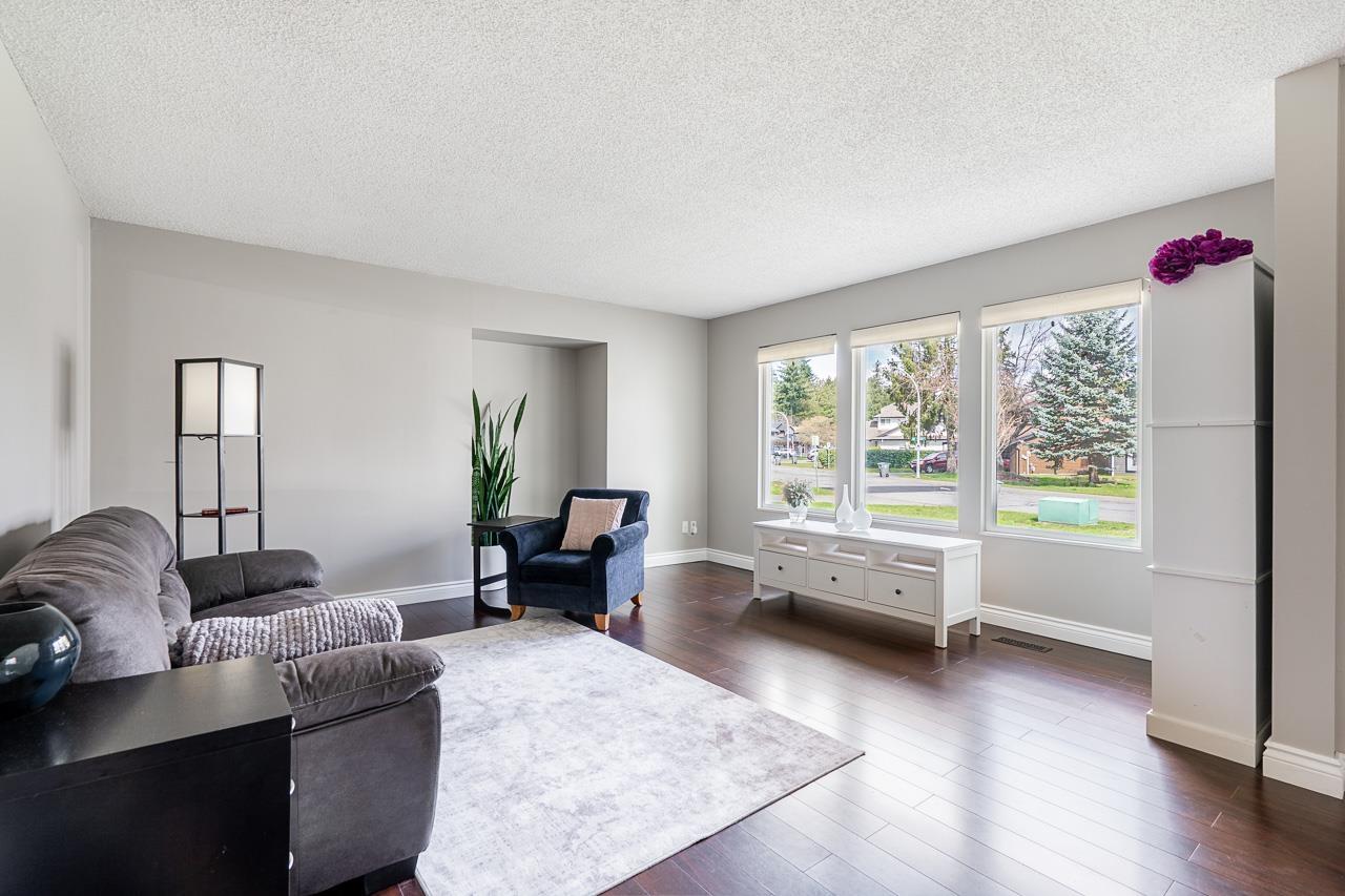 12946 66a Avenue, Surrey, British Columbia  V3W 8Z7 - Photo 3 - R3104800